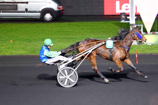 Photo d'arrivée de la course pmu PRIX ALCYONE à PARIS-VINCENNES le Vendredi 23 mars 2018
