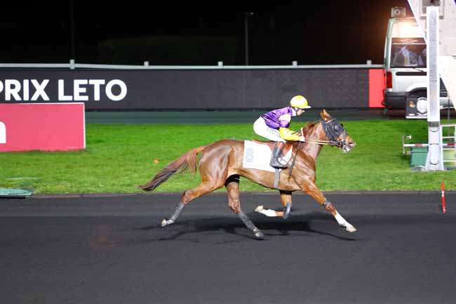 Photo d'arrivée de la course pmu PRIX LETO à PARIS-VINCENNES le Vendredi 23 mars 2018
