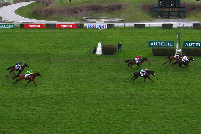 Photo d'arrivée de la course pmu PRIX LUTTEUR III à AUTEUIL le Dimanche 25 mars 2018