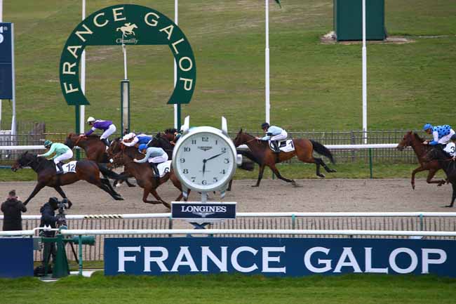 Photo d'arrivée de la course pmu PRIX DE LA REGION FORESTIERE VIEILLE FRANCE à CHANTILLY le Lundi 26 mars 2018