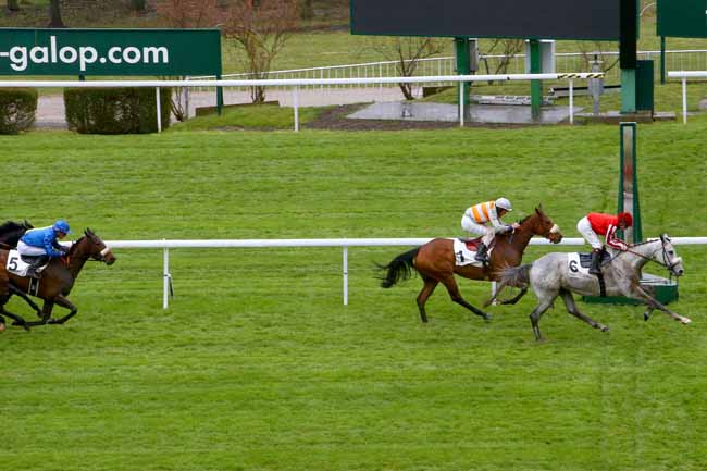Photo d'arrivée de la course pmu PRIX D'ESTRUVAL à SAINT-CLOUD le Mardi 27 mars 2018
