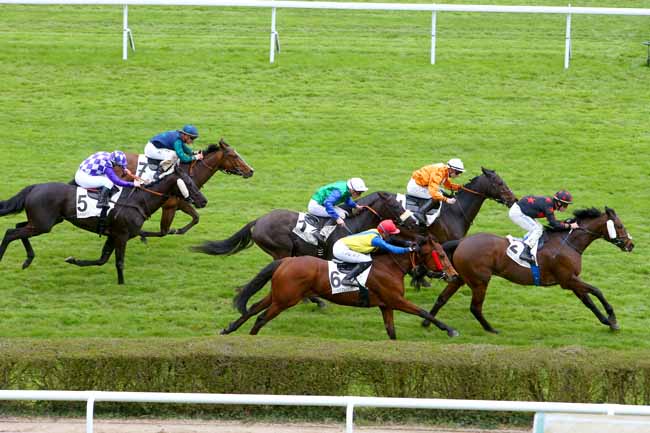 Photo d'arrivée de la course pmu PRIX DE MONTMAGNY à SAINT-CLOUD le Mardi 27 mars 2018