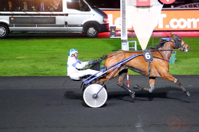 Photo d'arrivée de la course pmu PRIX APPOLONIA à PARIS-VINCENNES le Mardi 27 mars 2018