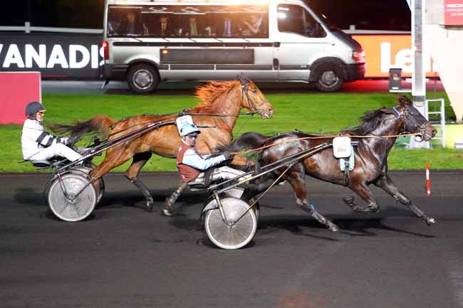 Photo d'arrivée de la course pmu PRIX VANADIS à PARIS-VINCENNES le Mardi 27 mars 2018