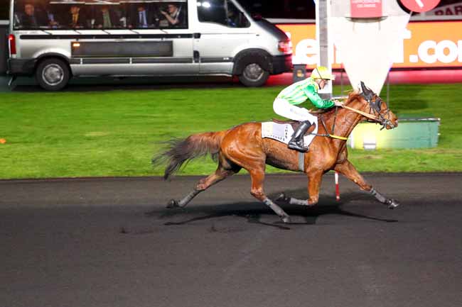 Photo d'arrivée de la course pmu PRIX BRASILIA à PARIS-VINCENNES le Mardi 27 mars 2018