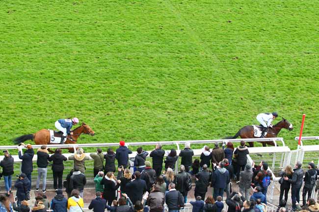 Photo d'arrivée de la course pmu PRIX DES DIMANCHES AU GALOP - PRIX GENERAL DE ROUGEMONT à AUTEUIL le Dimanche 1 avril 2018