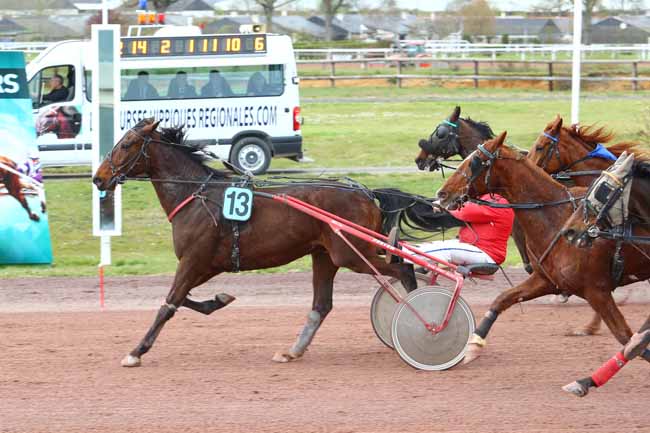 Photo d'arrivée de la course pmu PRIX INTERMEDE à ANGERS le Mercredi 4 avril 2018