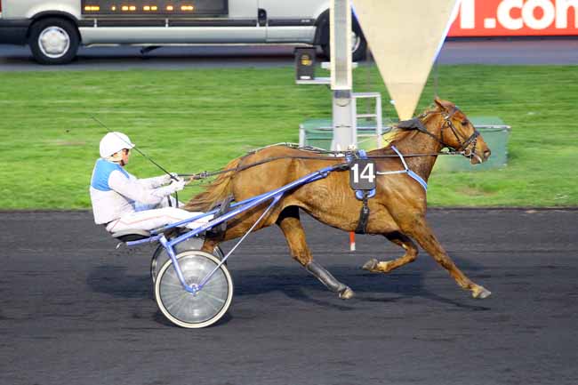 Photo d'arrivée de la course pmu PRIX GRATIA à PARIS-VINCENNES le Vendredi 6 avril 2018