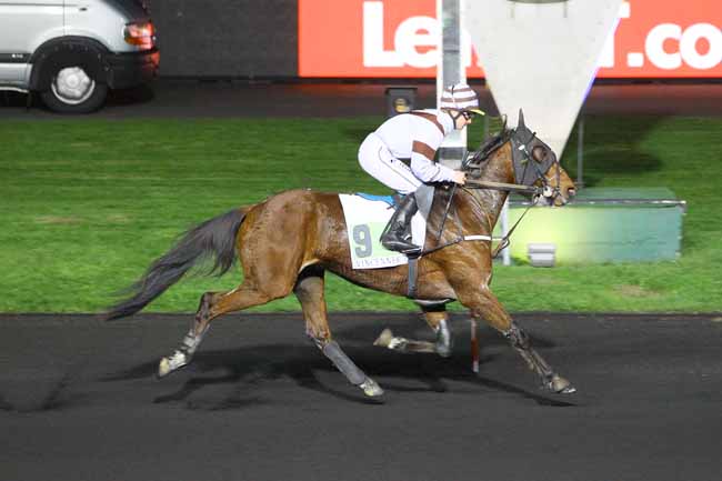 Photo d'arrivée de la course pmu PRIX DEIMOS à PARIS-VINCENNES le Vendredi 6 avril 2018