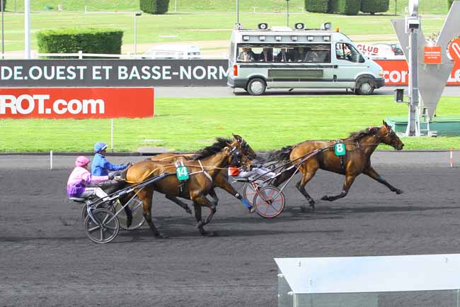 Photo d'arrivée de la course pmu PRIX D'AUBUSSON à PARIS-VINCENNES le Samedi 7 avril 2018
