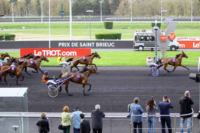 Photo d'arrivée de la course pmu PRIX PAUL LEGUERNEY à PARIS-VINCENNES le Samedi 7 avril 2018