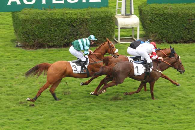 Photo d'arrivée de la course pmu PRIX DE SAINT-MAIXENT à AUTEUIL le Samedi 7 avril 2018
