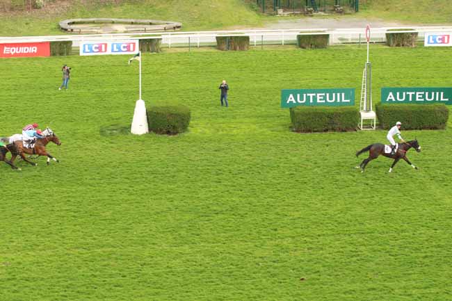 Photo d'arrivée de la course pmu PRIX MURAT à AUTEUIL le Samedi 7 avril 2018