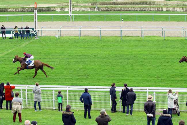 Photo d'arrivée de la course pmu PRIX DJEBEL à DEAUVILLE le Lundi 9 avril 2018
