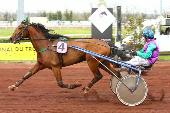 Photo d'arrivée de la course pmu PRIX DE BORDEAUX à LYON LA SOIE le Mercredi 11 avril 2018