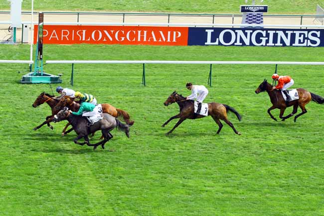 Photo d'arrivée de la course pmu PRIX D'ESCOVILLE à LONGCHAMP le Mercredi 11 avril 2018