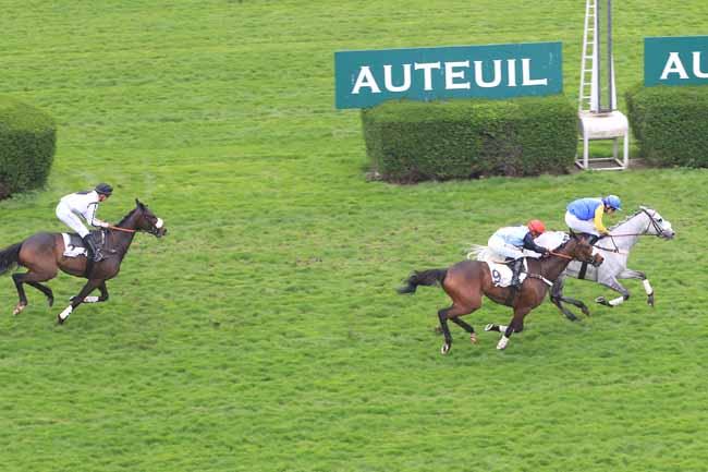 Photo d'arrivée de la course pmu PRIX DE SAUMUR à AUTEUIL le Jeudi 12 avril 2018