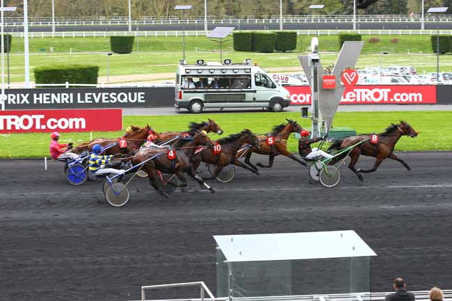 Photo d'arrivée de la course pmu PRIX HENRI LEVESQUE à PARIS-VINCENNES le Samedi 14 avril 2018