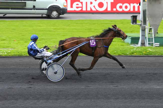 Photo d'arrivée de la course pmu PRIX D'AUXERRE à PARIS-VINCENNES le Samedi 14 avril 2018