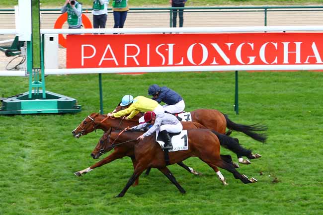 Photo d'arrivée de la course pmu PRIX NOAILLES à LONGCHAMP le Dimanche 15 avril 2018