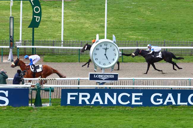 Photo d'arrivée de la course pmu PRIX DU REPOSOIR à CHANTILLY le Lundi 16 avril 2018