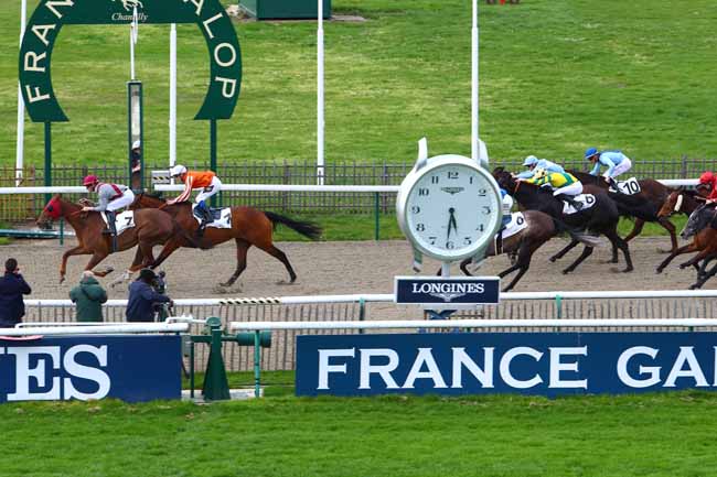 Photo d'arrivée de la course pmu PRIX MAGIC NIGHT à CHANTILLY le Lundi 16 avril 2018