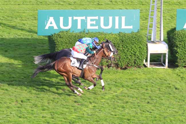 Photo d'arrivée de la course pmu PRIX PHILIPPE MENAGER à AUTEUIL le Mercredi 18 avril 2018