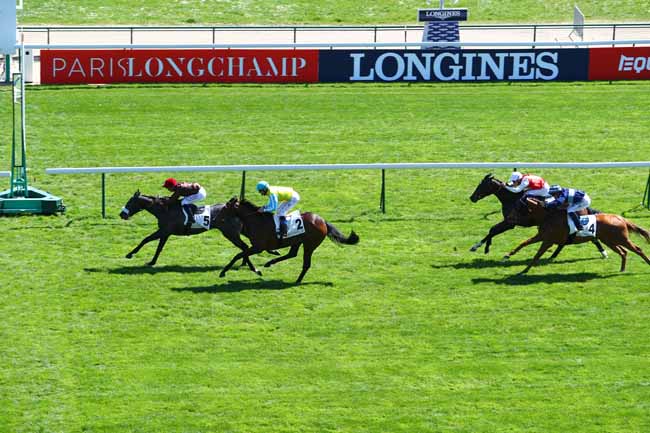 Photo d'arrivée de la course pmu PRIX DU LOUVRE à LONGCHAMP le Jeudi 19 avril 2018