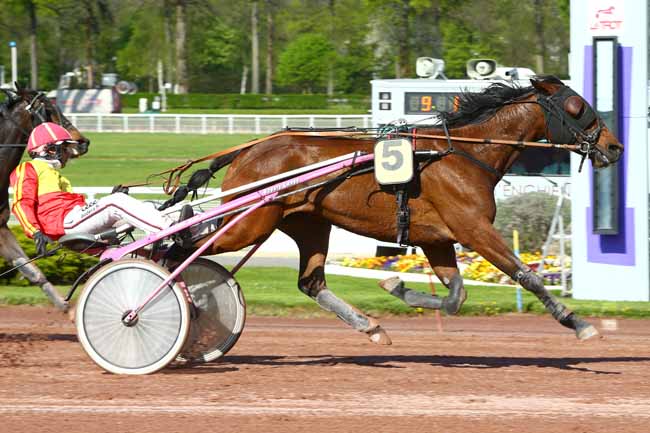 Photo d'arrivée de la course pmu PRIX DE LA PORTE DE SAINT-CLOUD à ENGHIEN le Jeudi 19 avril 2018