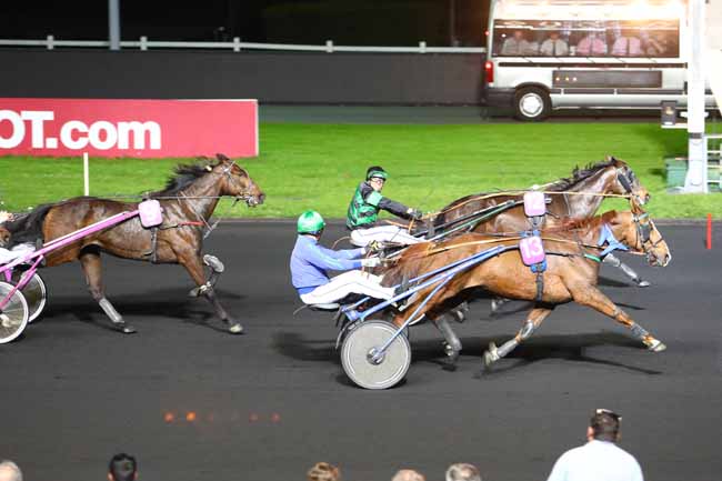 Photo d'arrivée de la course pmu PRIX LIGURIA à PARIS-VINCENNES le Vendredi 20 avril 2018