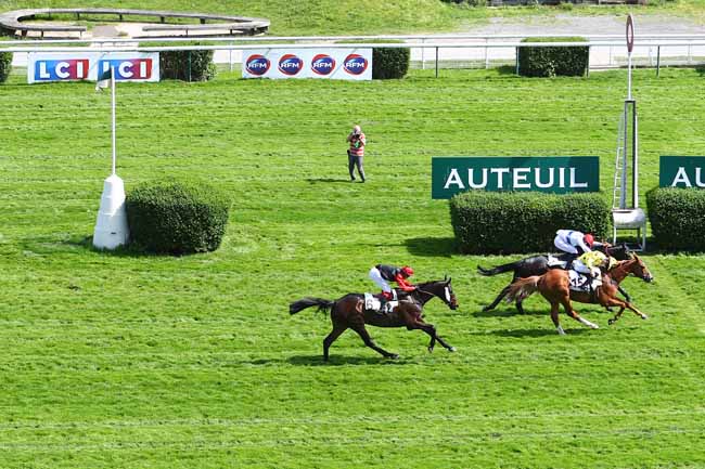 Photo d'arrivée de la course pmu PRIX DU PRESIDENT DE LA REPUBLIQUE à AUTEUIL le Dimanche 22 avril 2018