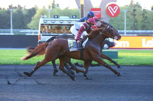 Photo d'arrivée de la course pmu PRIX HAVNIA à PARIS-VINCENNES le Mardi 24 avril 2018