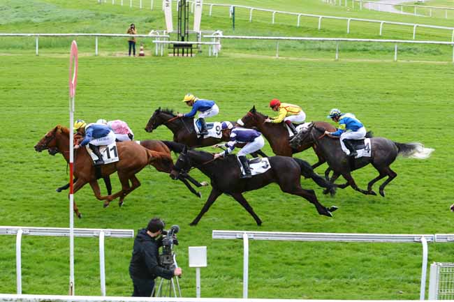 Photo d'arrivée de la course pmu PRIX DU GRAND MORIN à MAISONS-LAFFITTE le Mercredi 25 avril 2018