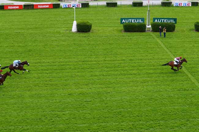 Photo d'arrivée de la course pmu PRIX GO AHEAD à AUTEUIL le Samedi 28 avril 2018