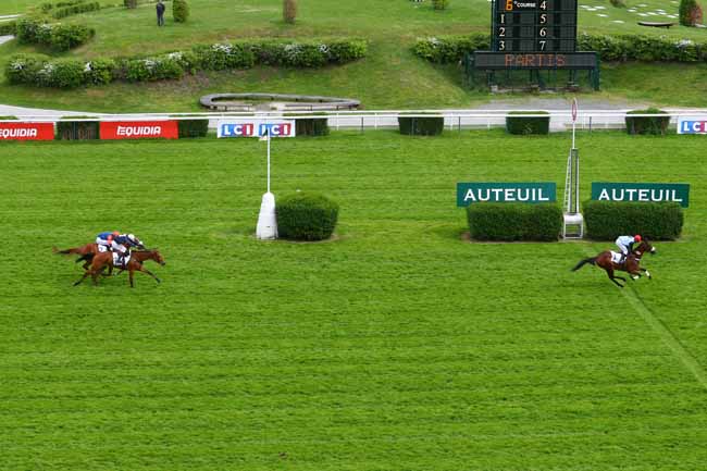 Photo d'arrivée de la course pmu PRIX JEAN STERN à AUTEUIL le Samedi 28 avril 2018