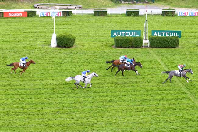 Photo d'arrivée de la course pmu PRIX INGRE à AUTEUIL le Samedi 28 avril 2018
