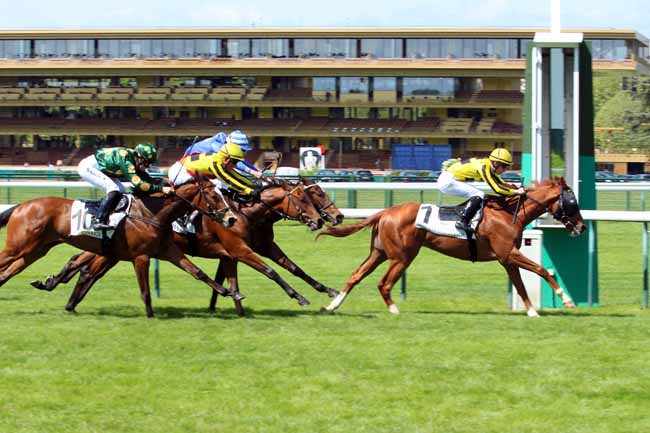 Photo d'arrivée de la course pmu PRIX DE MONTREUIL à LONGCHAMP le Jeudi 3 mai 2018