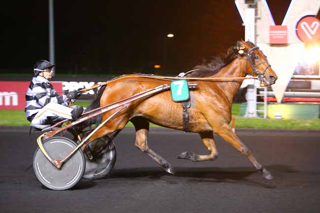 Photo d'arrivée de la course pmu PRIX IDA à PARIS-VINCENNES le Vendredi 4 mai 2018