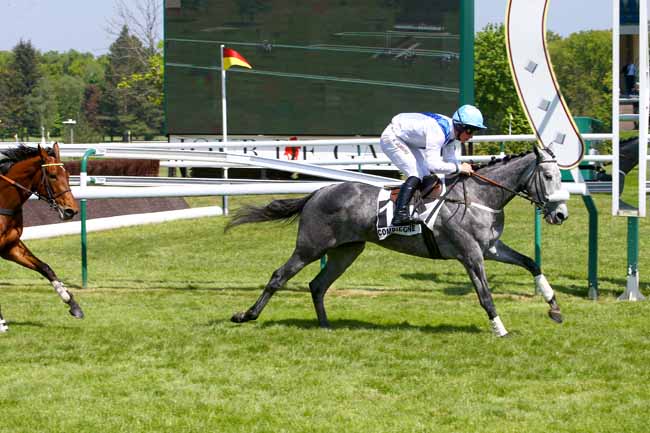 Photo d'arrivée de la course pmu PRIX NIVOLET à COMPIEGNE le Vendredi 4 mai 2018