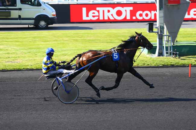 Photo d'arrivée de la course pmu PRIX ALBERT DEMARCQ à PARIS-VINCENNES le Samedi 5 mai 2018