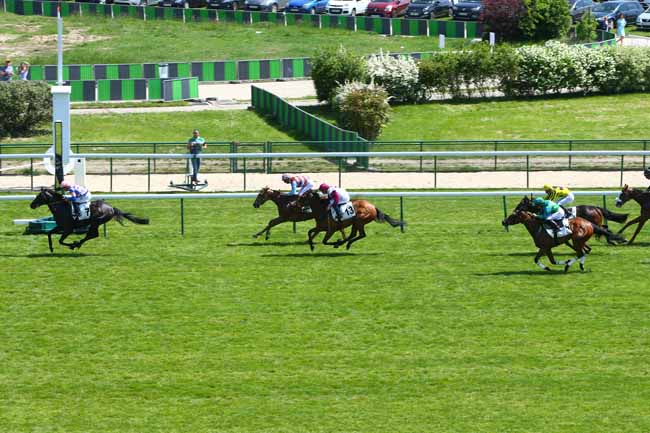 Photo d'arrivée de la course pmu PRIX DE PASSY à LONGCHAMP le Dimanche 6 mai 2018