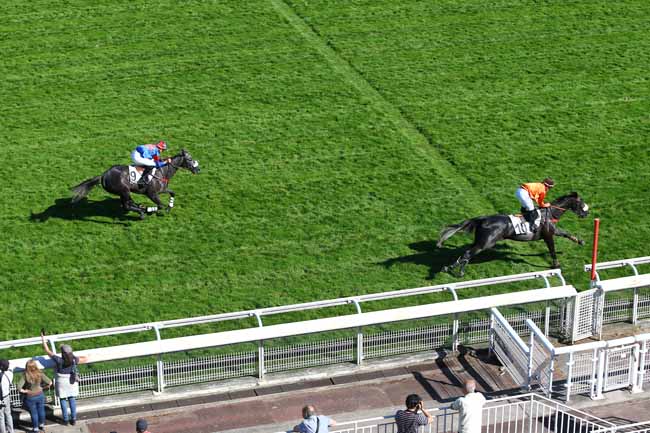 Photo d'arrivée de la course pmu PRIX VANILLE à AUTEUIL le Lundi 7 mai 2018