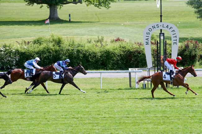 Photo d'arrivée de la course pmu PRIX DOUBLE ROSE à MAISONS-LAFFITTE le Mercredi 9 mai 2018