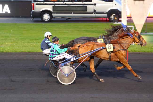 Photo d'arrivée de la course pmu PRIX EGERIA à PARIS-VINCENNES le Vendredi 11 mai 2018