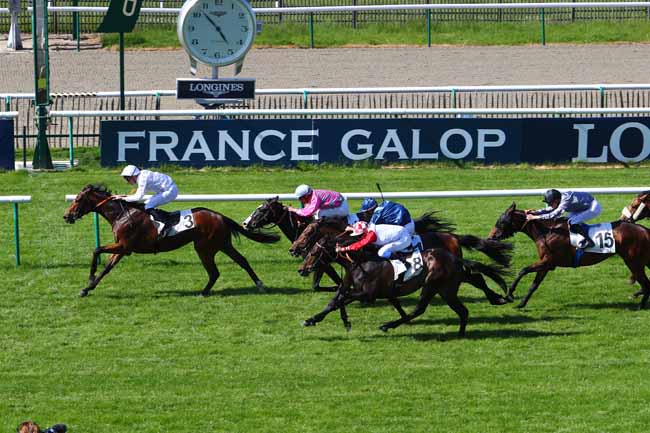 Photo d'arrivée de la course pmu PRIX D'AUMONT-EN-HALATTE à CHANTILLY le Vendredi 11 mai 2018