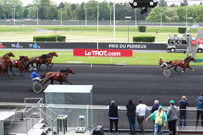 Photo d'arrivée de la course pmu PRIX DU PERREUX à PARIS-VINCENNES le Samedi 12 mai 2018
