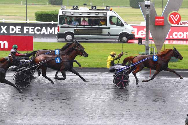 Photo d'arrivée de la course pmu PRIX DE FECAMP à PARIS-VINCENNES le Samedi 12 mai 2018