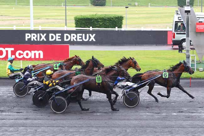 Photo d'arrivée de la course pmu PRIX DE DREUX à PARIS-VINCENNES le Samedi 12 mai 2018