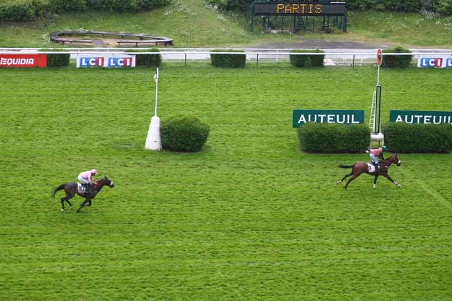 Photo d'arrivée de la course pmu PRIX LA VEINE à AUTEUIL le Samedi 12 mai 2018