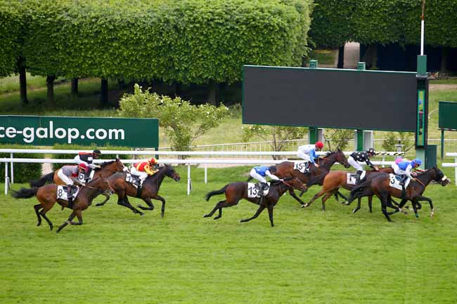 Photo d'arrivée de la course pmu PRIX DE BASTILLAC à SAINT-CLOUD le Lundi 14 mai 2018